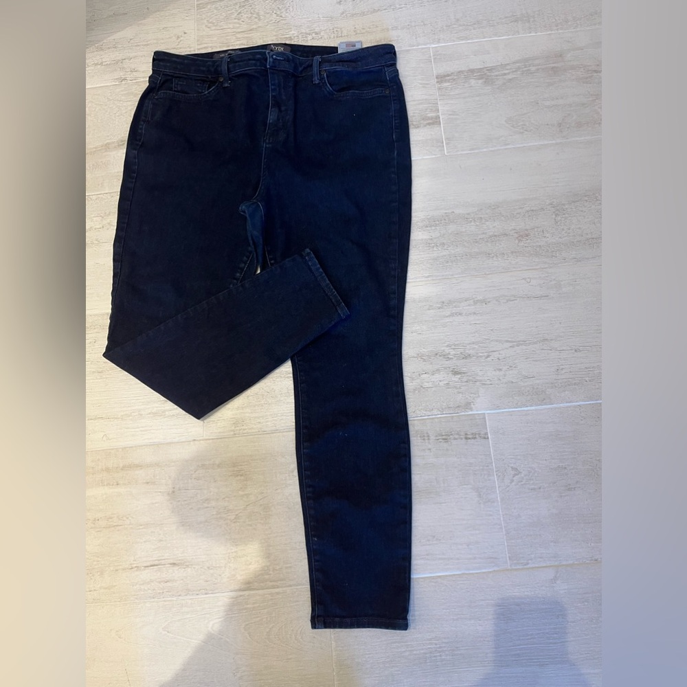 NYDJ jeans with stretch never worn, great color & quality.